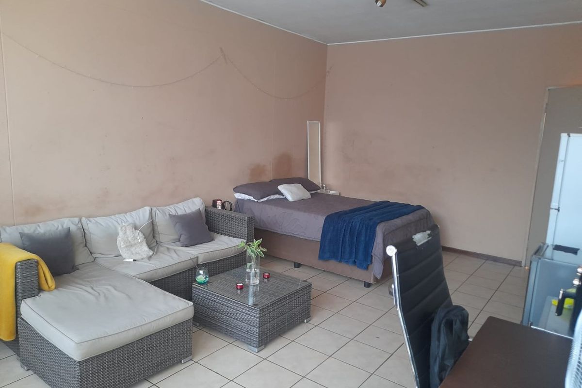 1 Bedroom Apartment for Sale in Apartment - Photo 4