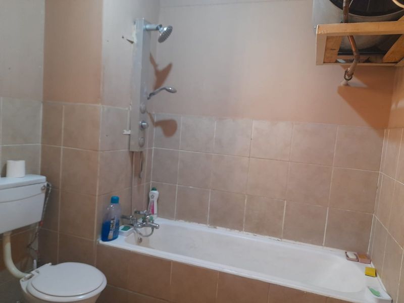 1 Bedroom Apartment for Sale in Apartment - Photo 6