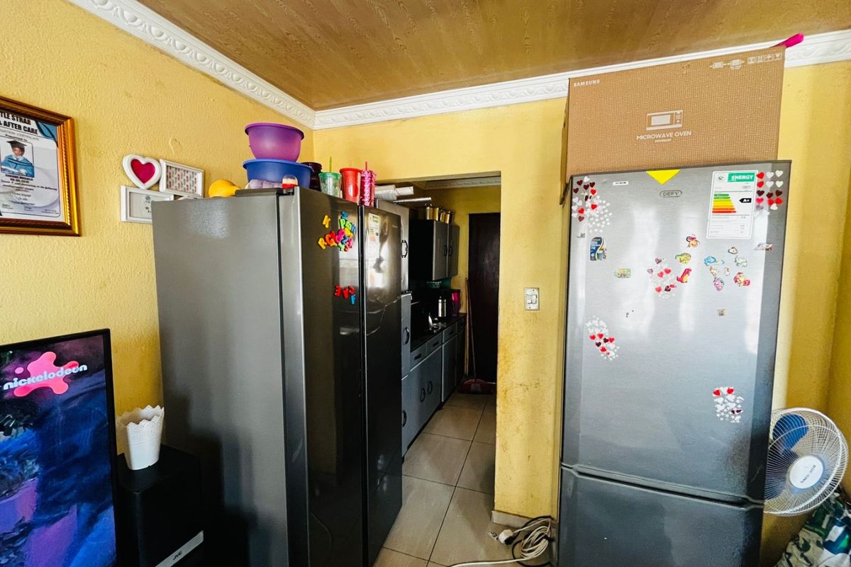 5-Bedroom Investment Property for Sale – Maokeng Section Ext 1, Tembisa - Photo 5