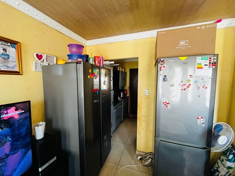 5-Bedroom Investment Property for Sale – Maokeng Section Ext 1, Tembisa - Photo 5