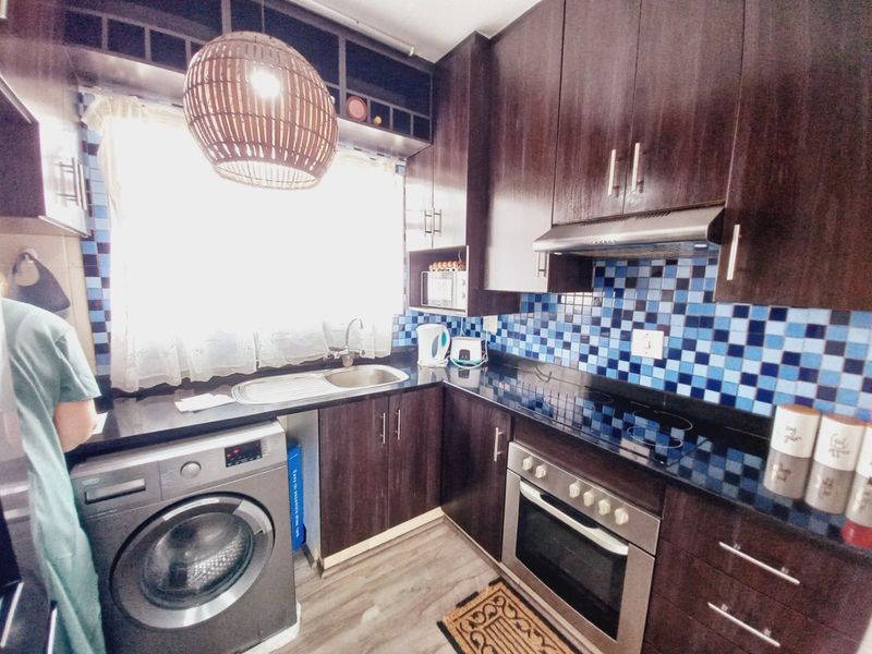 Well Priced 2 Bedroom, 2 Bathroom Apartment in Edenglen – The Perfect Opportunity to Stop Renting and Start Owning - Photo 5