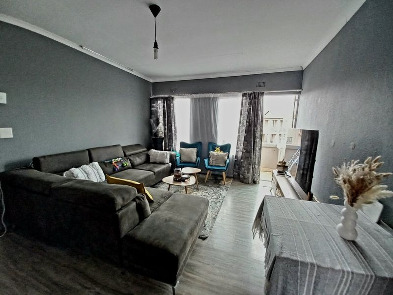 Well Priced 2 Bedroom, 2 Bathroom Apartment in Edenglen – The Perfect Opportunity to Stop Renting and Start Owning - Photo 6