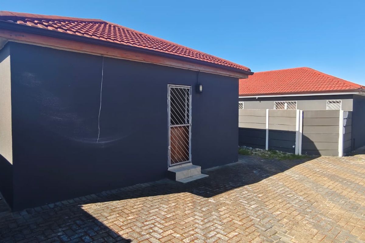 Perfect Investors Dream Free Standing 2 Properties On One Large Erf - Photo 4