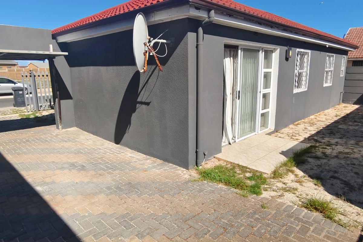 Perfect Investors Dream Free Standing 2 Properties On One Large Erf - Photo 3