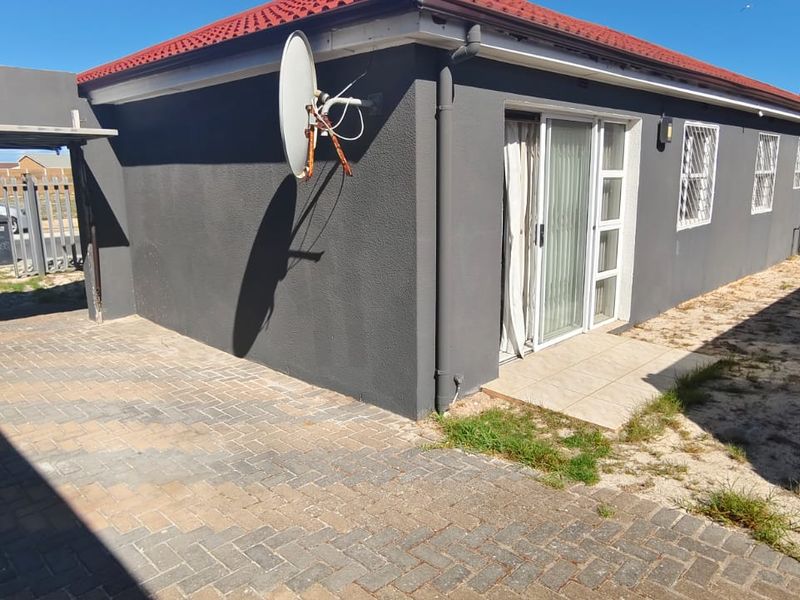 Perfect Investors Dream Free Standing 2 Properties On One Large Erf - Photo 3