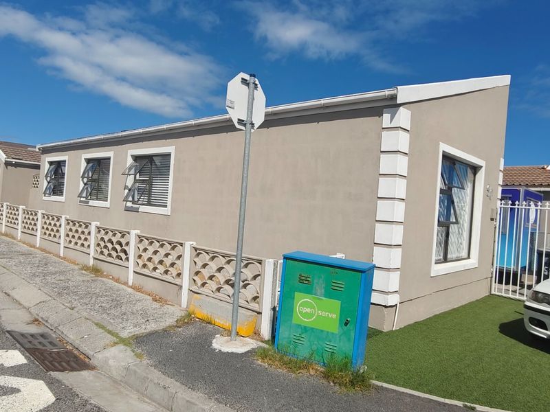Free Standing Corner Plot 3 Bedroom House For Sale In Strandfontein  - Photo 4