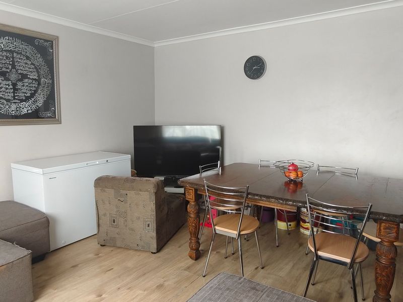 Free Standing Corner Plot 3 Bedroom House For Sale In Strandfontein  - Photo 7