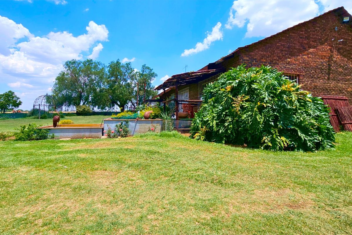 An immaculate 18 Ha farm in Welverdiend. - Photo 4