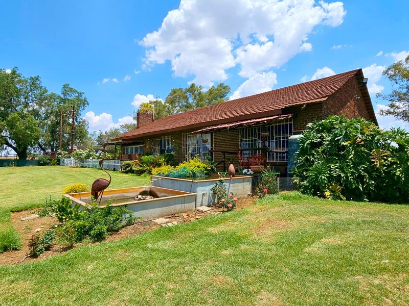 An immaculate 18 Ha farm in Welverdiend. - Photo 2