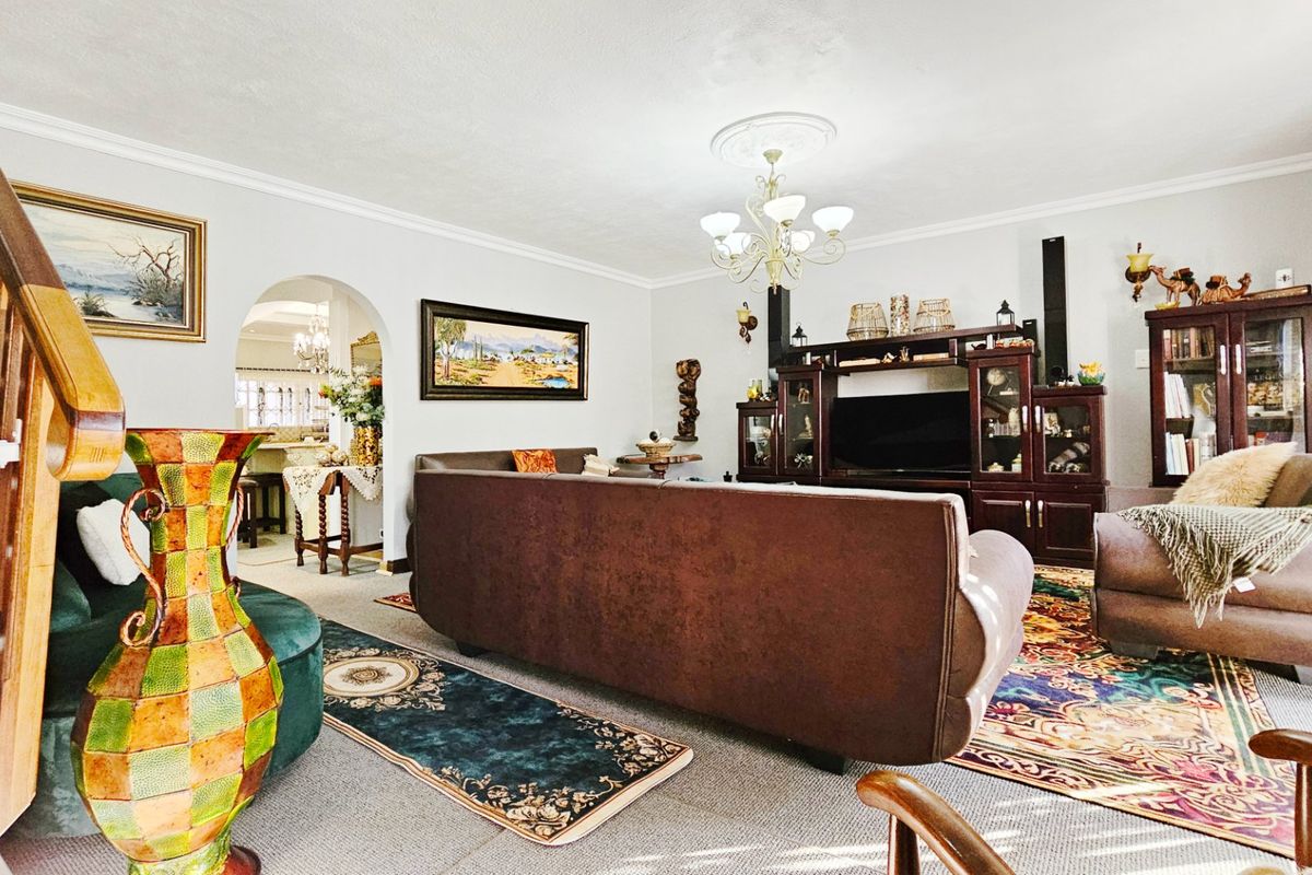 An impeccable duplex unit in Three Rivers Proper. - Photo 5