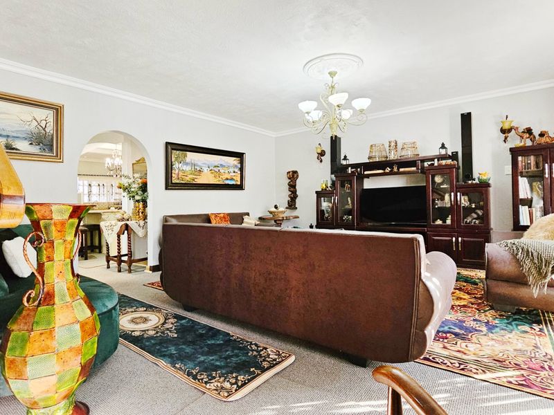 An impeccable duplex unit in Three Rivers Proper. - Photo 5