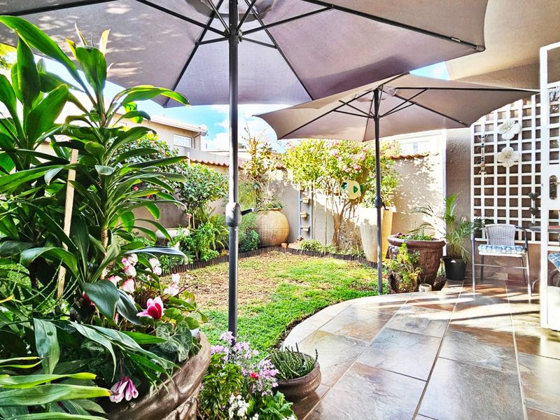 An impeccable duplex unit in Three Rivers Proper. - Photo 1