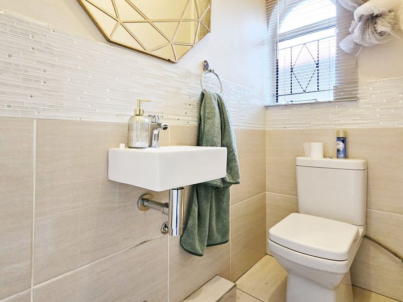 An impeccable duplex in Three Rivers Proper. - Photo 7