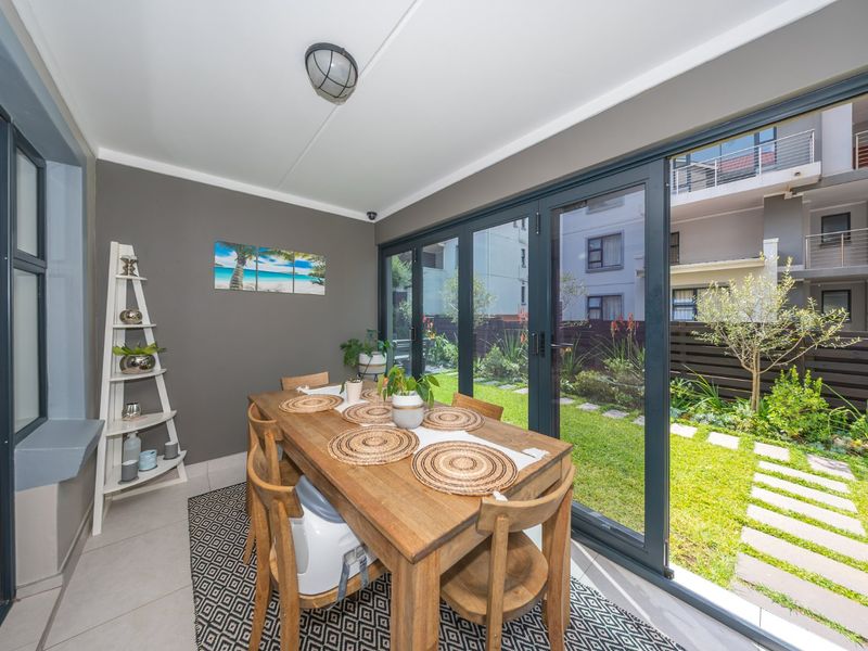 Stunning Home with Luxurious Finishes - Photo 9