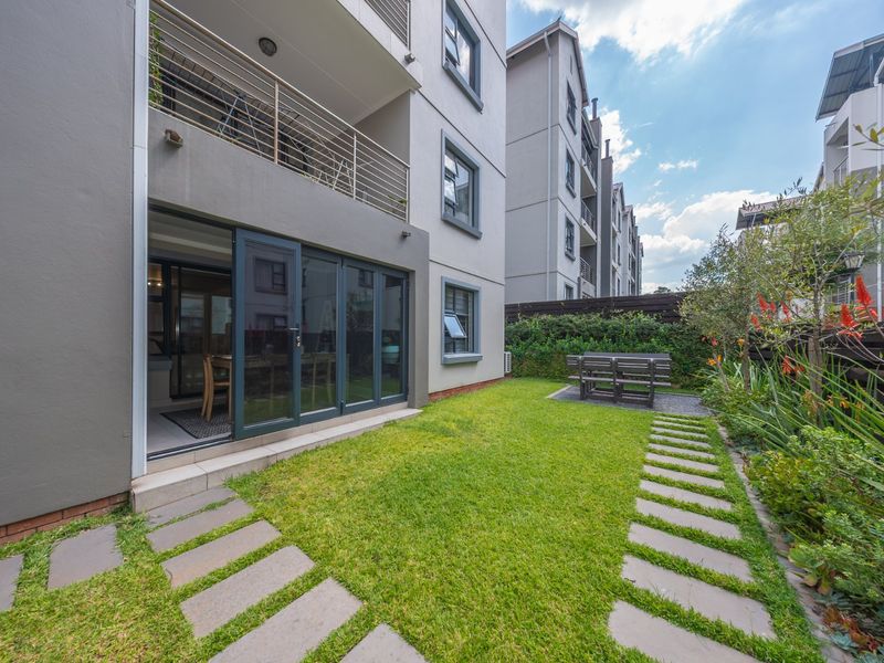 Stunning Home with Luxurious Finishes - Photo 10