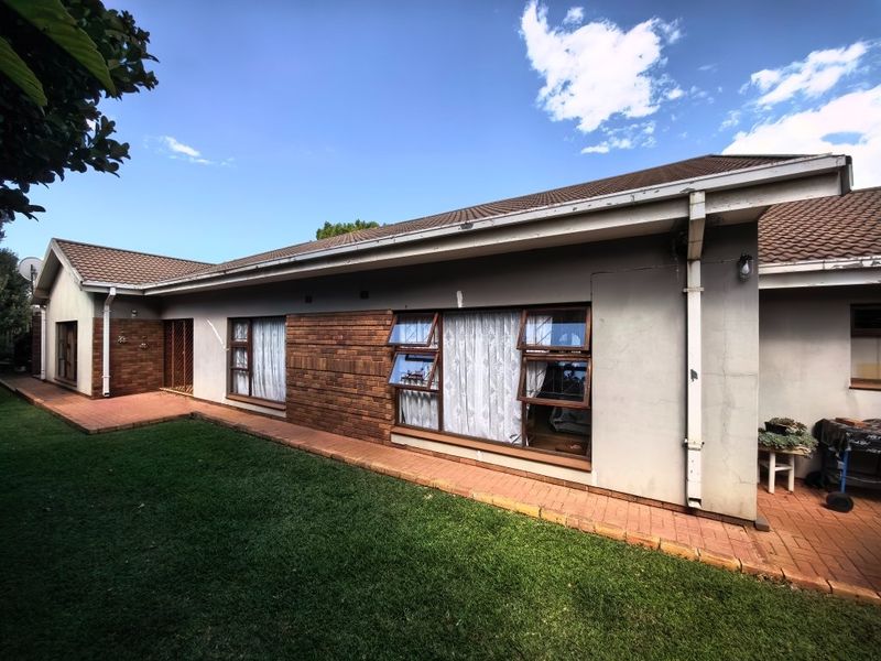 Spacious 2 Bedroom Home for Sale in Deneysville – Close to the Vaal Dam - Photo 2