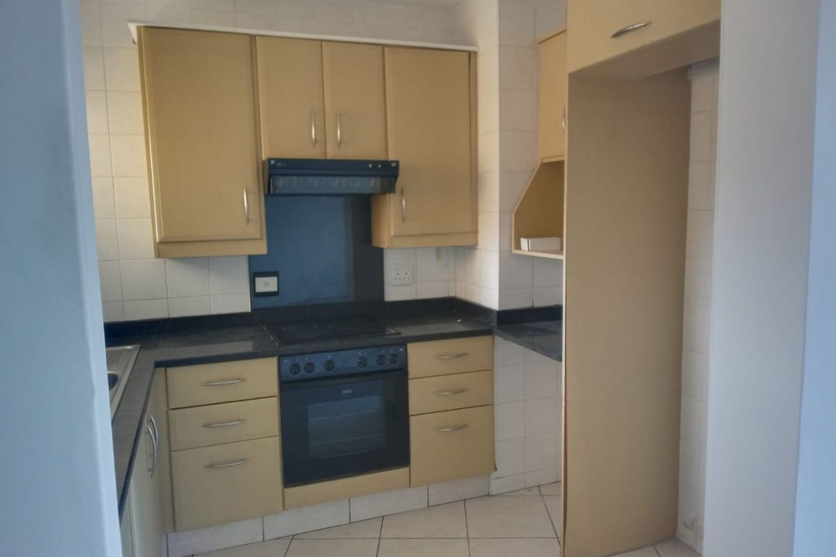 2 Bathrooms, 2 Bedroom Apartment For Sale In South Beach, Durban - Photo 2