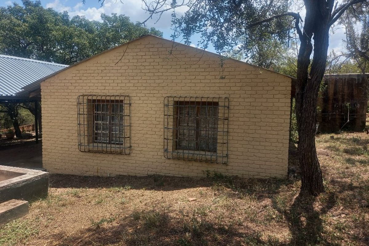 42 hectares sheep and cattle feedlot with equipment for sale in Dinokeng  - Photo 4