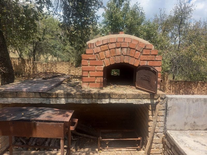 42 hectares sheep and cattle feedlot with equipment for sale in Dinokeng  - Photo 9