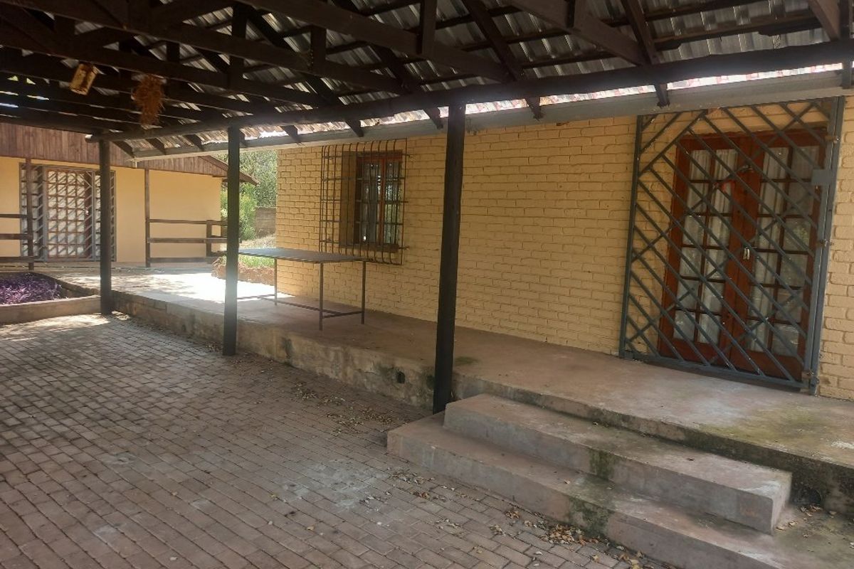 42 hectares sheep and cattle feedlot with equipment for sale in Dinokeng  - Photo 3