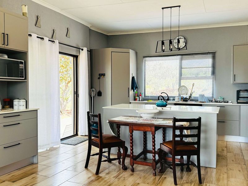 Irrigation farm with 2x Pivots and three houses - Photo 2