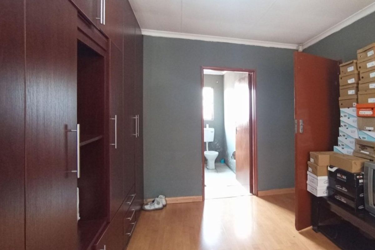 3-Bedroom Family Home for Sale in Clayville, Midrand – R1 005 000 - Photo 3