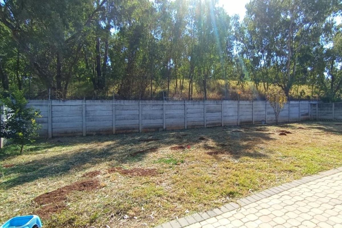 3-bedroom, 2-bathroom home Clayville, Midrand - Photo 2