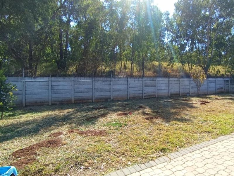3-bedroom, 2-bathroom home Clayville, Midrand - Photo 2