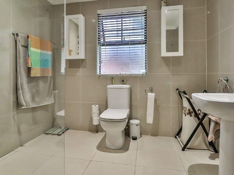 Perfect Family Home with potential rental income - Photo 9