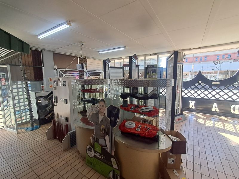 Commercial property for sale in Klerksdorp. - Photo 5