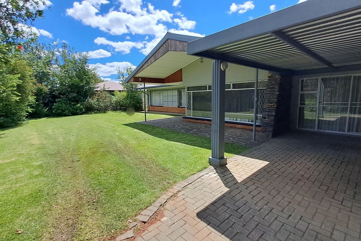 13-Bedroom Rental Investment in popular Universitas - Photo 2