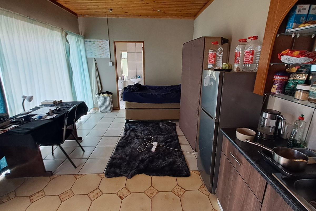 13-Bedroom Rental Investment in popular Universitas - Photo 5