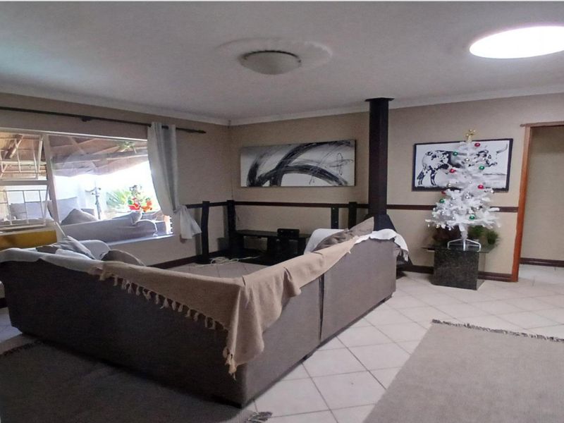 3 Bedroom House for Sale in Eldoraigne - Photo 5