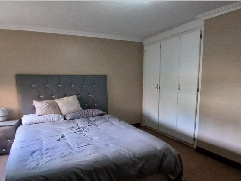 3 Bedroom House for Sale in Eldoraigne - Photo 10