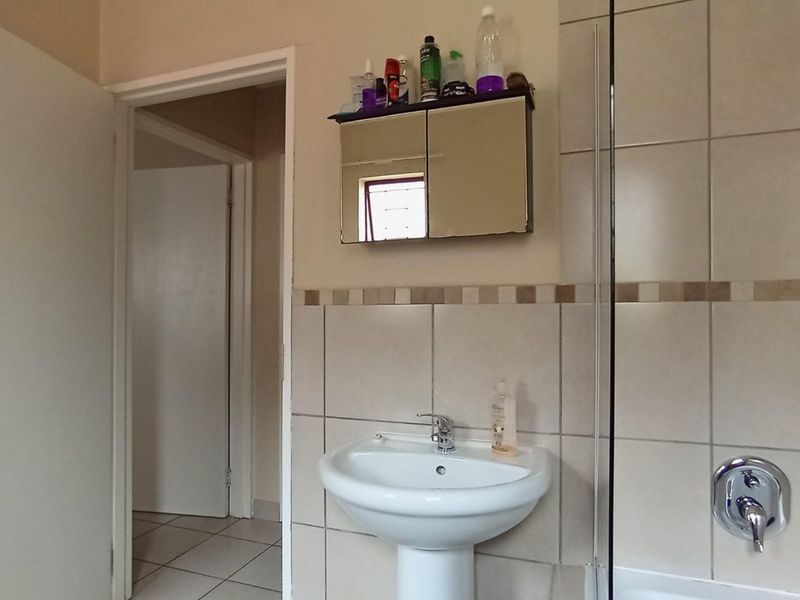 3 Bedroom Full Title House for Sale in Kosmosdal Security Estate - Photo 5