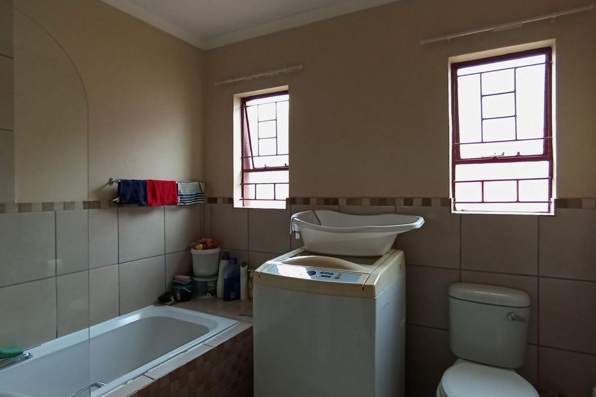 3 Bedroom Full Title House for Sale in Kosmosdal Security Estate - Photo 4