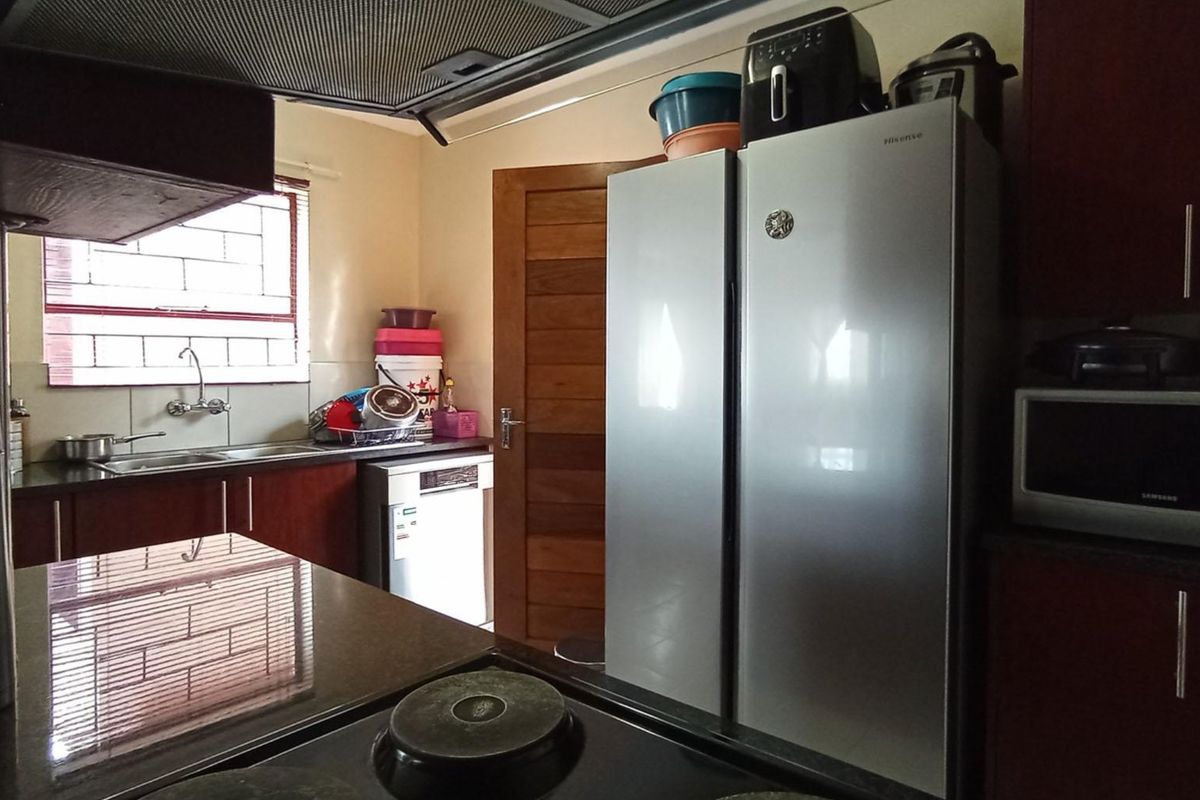 3 Bedroom Full Title House for Sale in Kosmosdal Security Estate - Photo 2