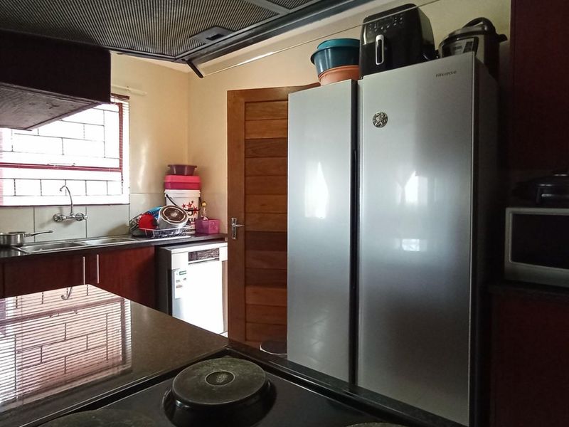 3 Bedroom Full Title House for Sale in Kosmosdal Security Estate - Photo 2