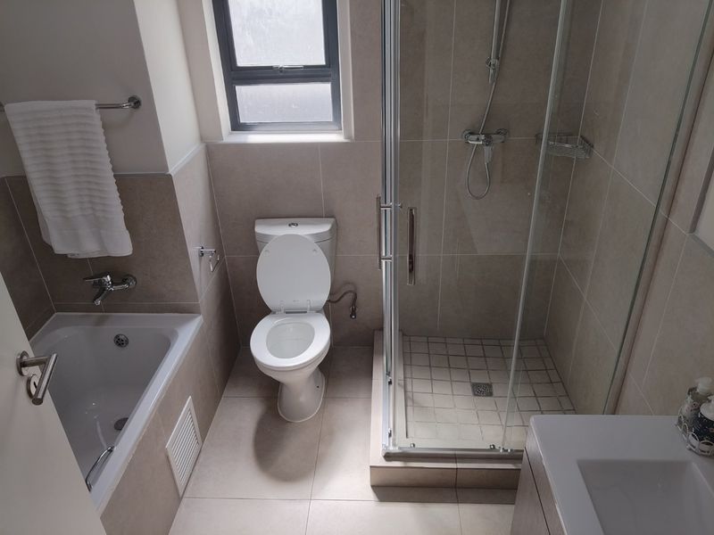 2 x Bedrooms, 2 Bathrooms apartment  - Photo 5