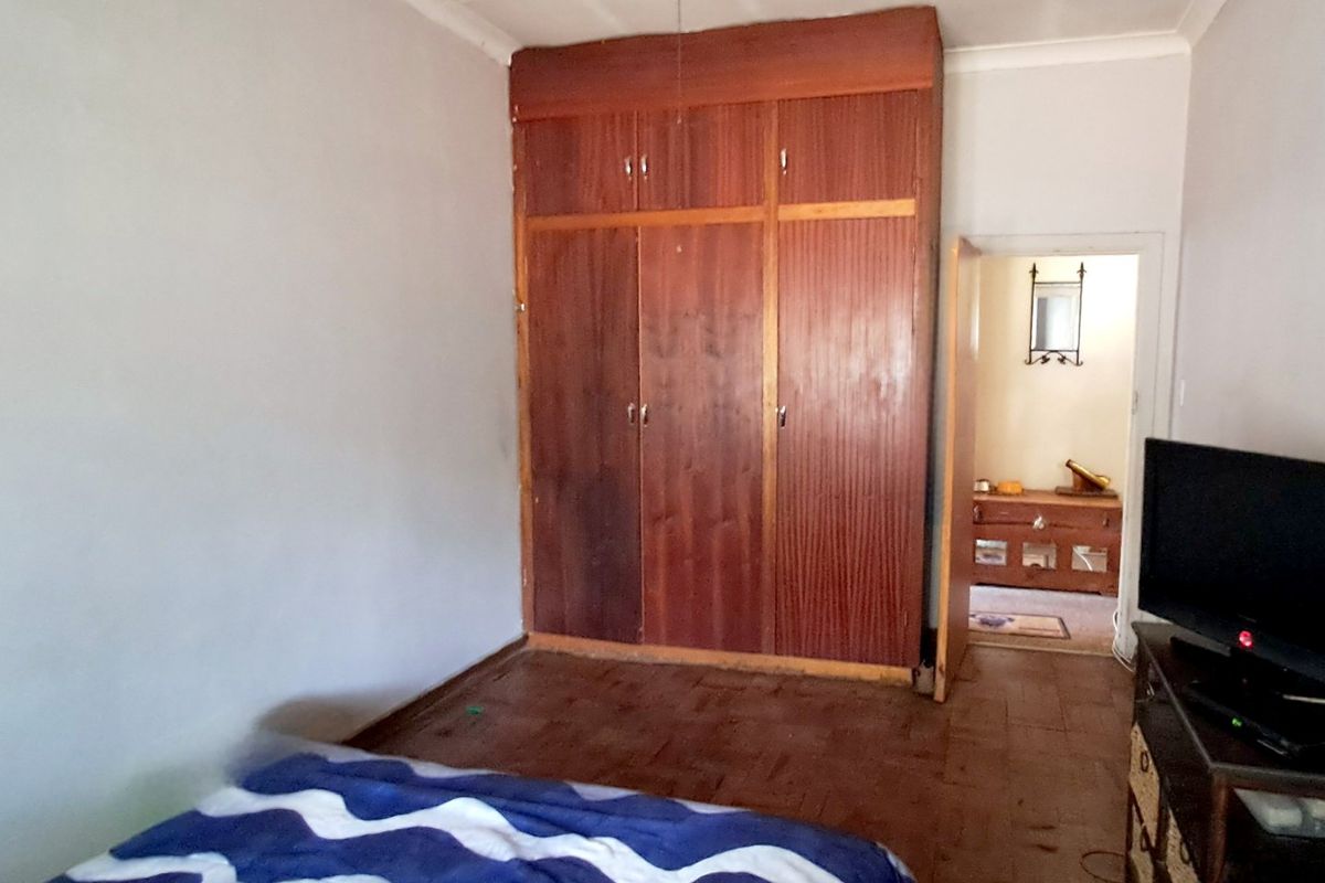 Spacious 2 Bedroom House with Flatlet - Photo 5