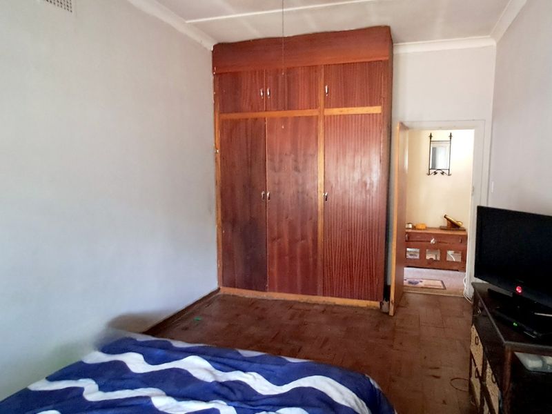 Spacious 2 Bedroom House with Flatlet - Photo 5