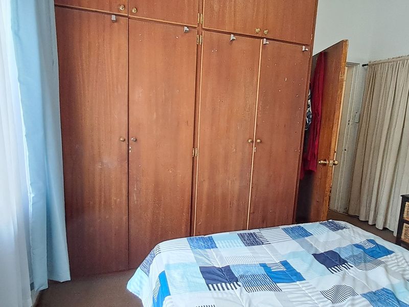 Spacious 2 Bedroom House with Flatlet - Photo 7