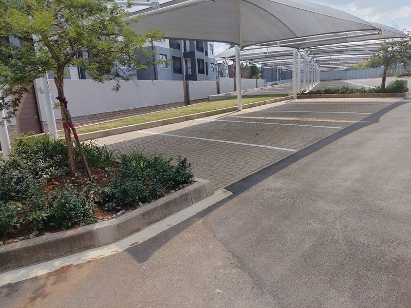 Beautiful 1 x bed room and 1 x bathroom - Photo 7