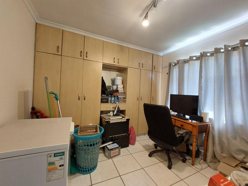 3 BEDROOM 3 BATHROOM FUNCTIONAL COMPLEX LIVING - Photo 9