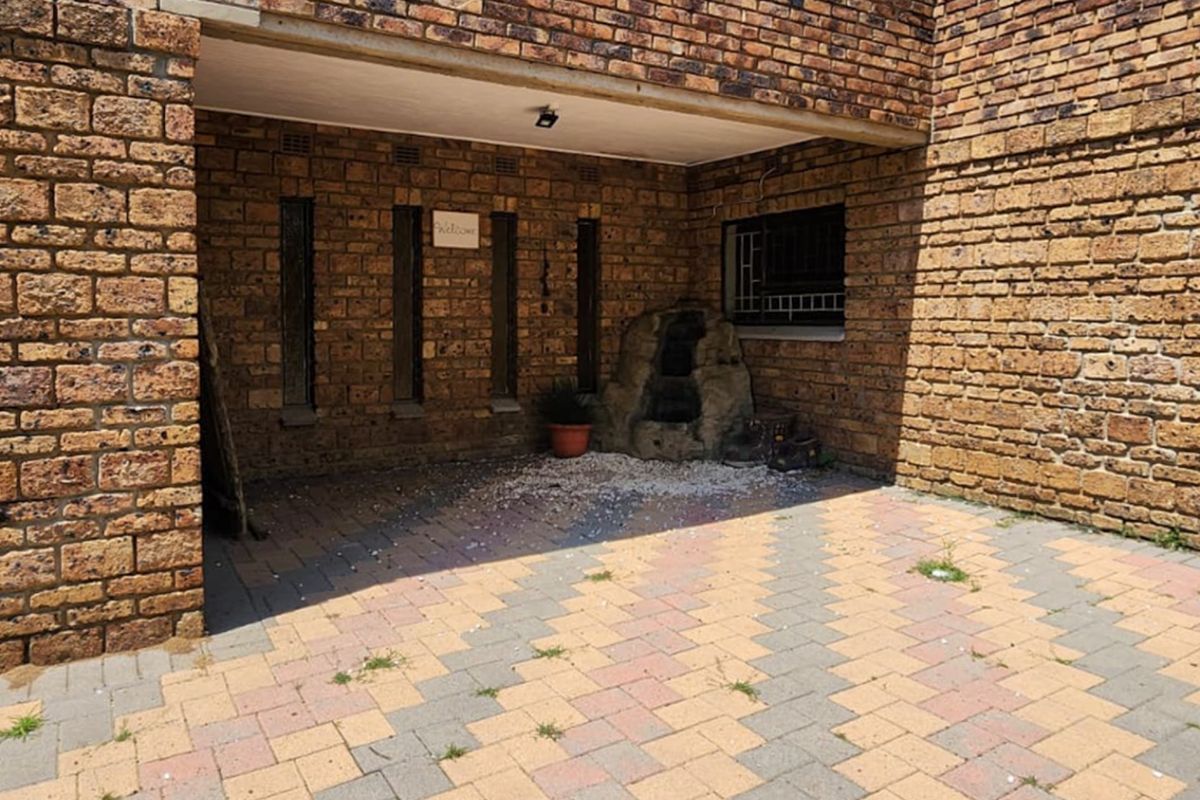 Modern 4-Bedroom Family Home Designed for Comfortable Living Standerton Central - Photo 3