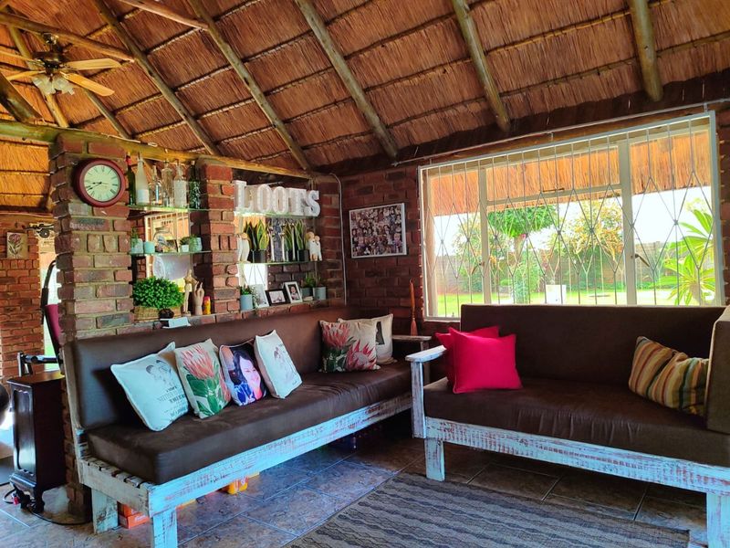 Stylish, Solar-Powered Family Home in Prime Stilfontein Ext. 4 - Photo 4