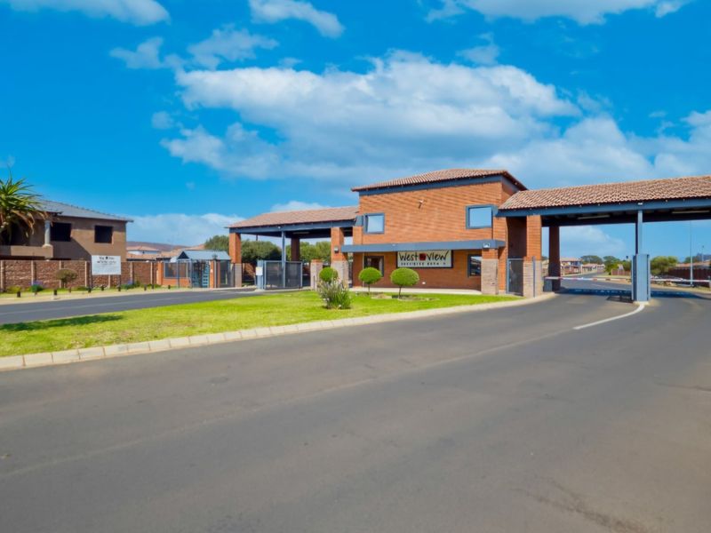 3 Bedroom Home In Westview Estate - Photo 2