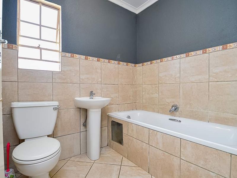 3 Bedroom Home In Westview Estate - Photo 10