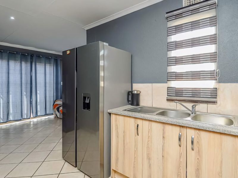 3 Bedroom Home In Westview Estate - Photo 6