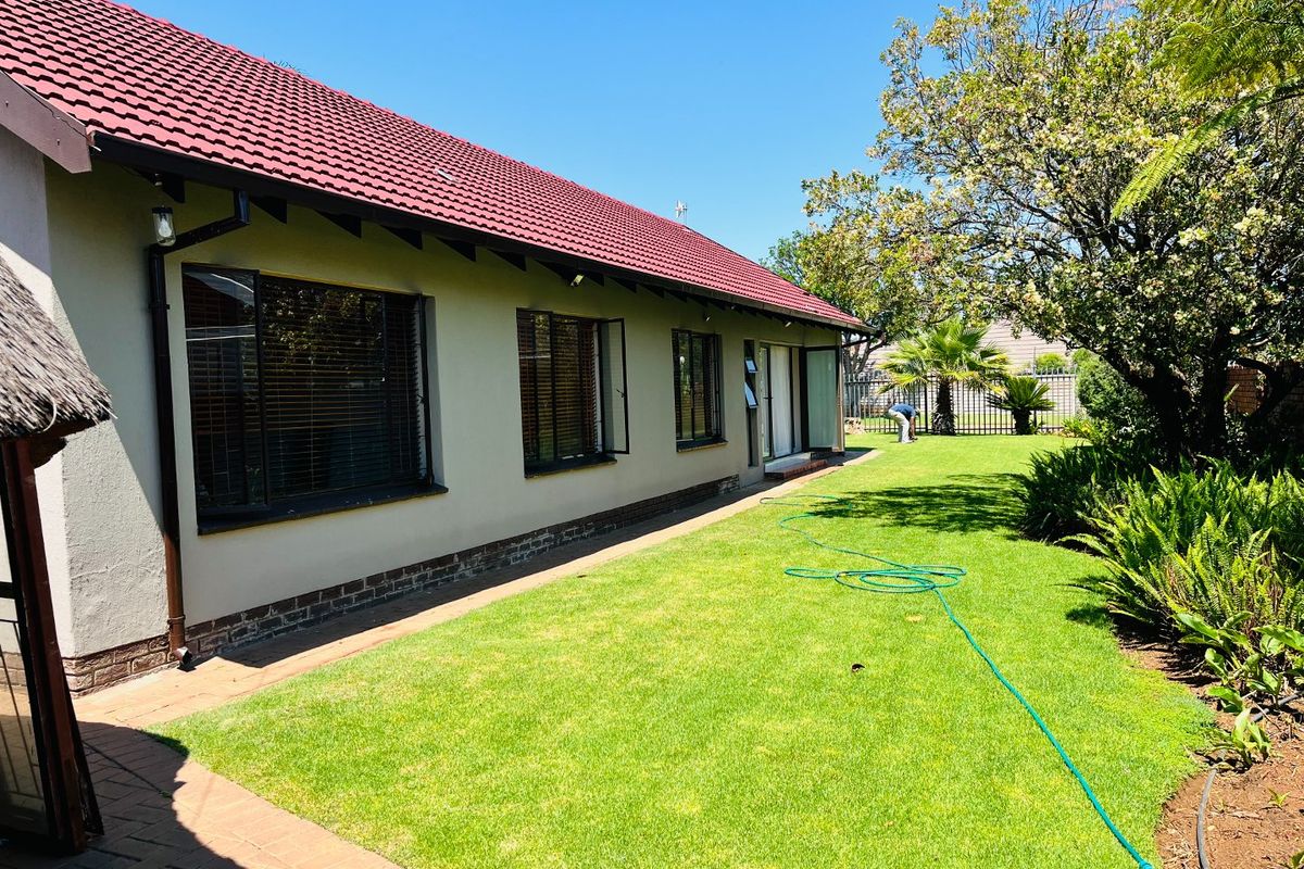 Stunning 3-Bedroom Home with Flat, Pool, Lapa, and More! - Photo 4